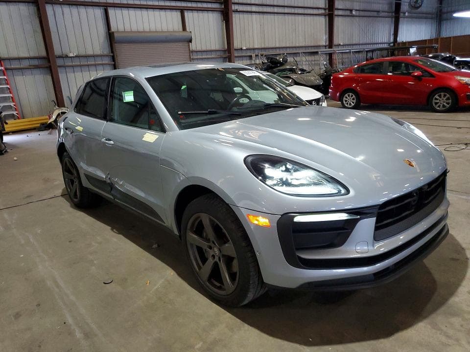 2024 PORSCHE MACAN BASE 4