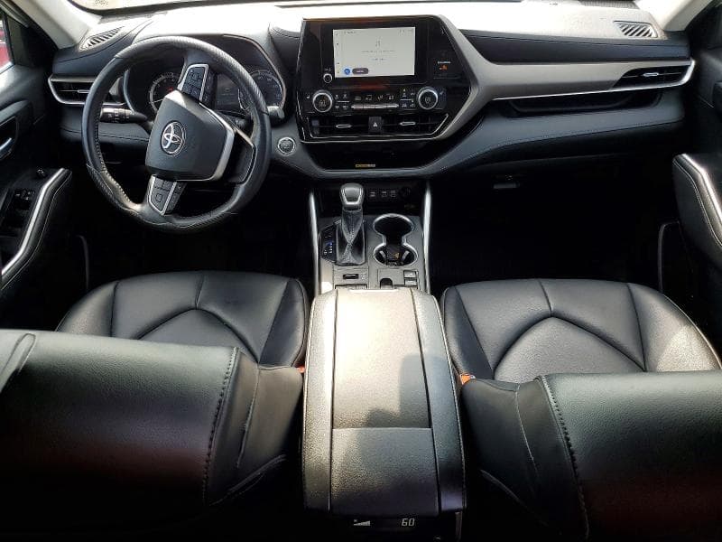 2023 TOYOTA HIGHLANDER XLE 8