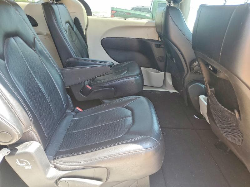 2022 CHRYSLER PACIFICA TOURING L 11