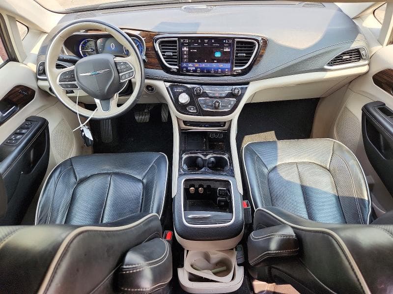 2021 CHRYSLER PACIFICA HYBRID LIMITED 8