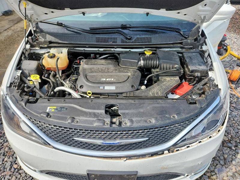 2018 CHRYSLER PACIFICA TOURING L 12