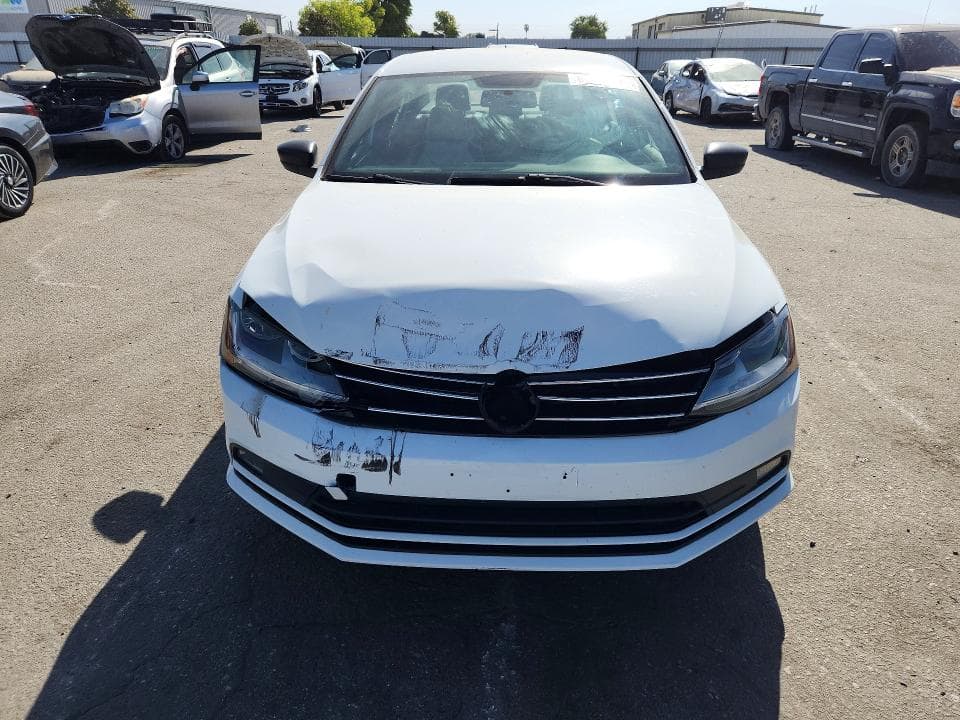 2017 VOLKSWAGEN JETTA SPORT 5