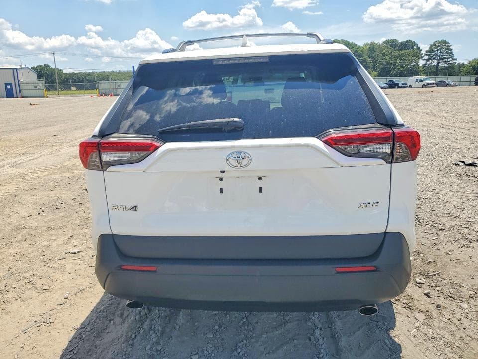 2020 TOYOTA RAV4 XLE 6