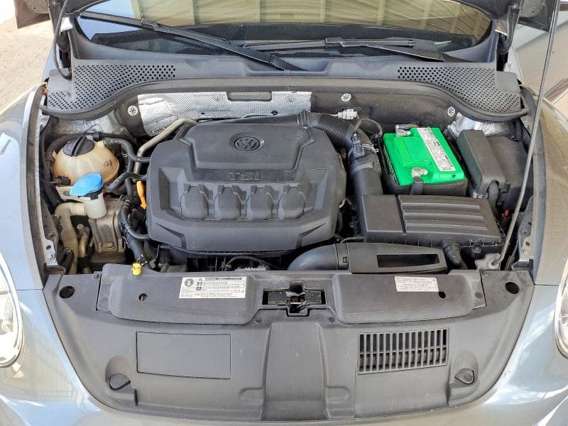 2018 VOLKSWAGEN BEETLE S 11