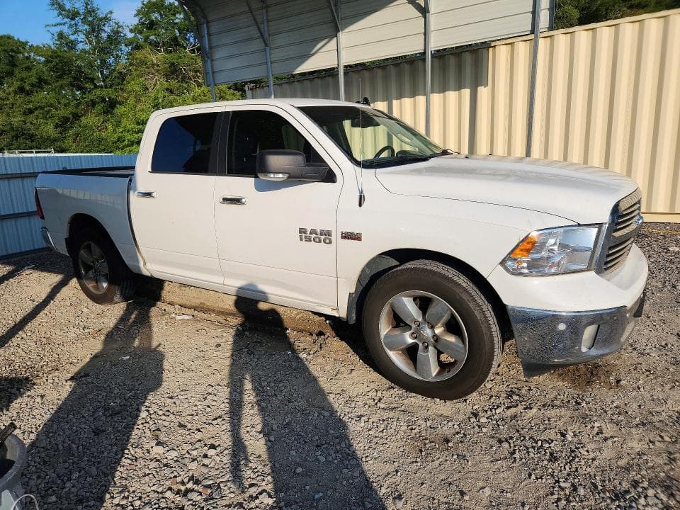 2017 RAM 1500 SLT 4