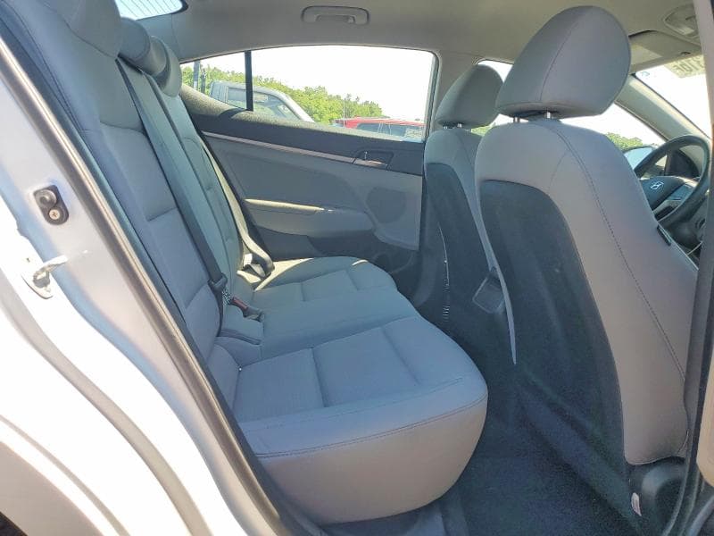 2017 HYUNDAI ELANTRA SE 10