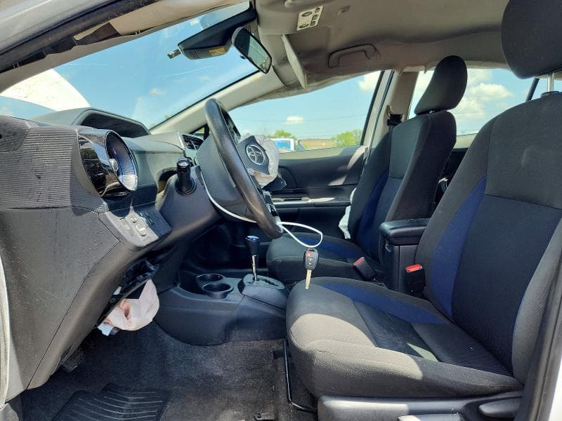 2018 TOYOTA PRIUS C TWO 7
