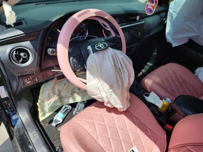 2019 TOYOTA COROLLA SE 8