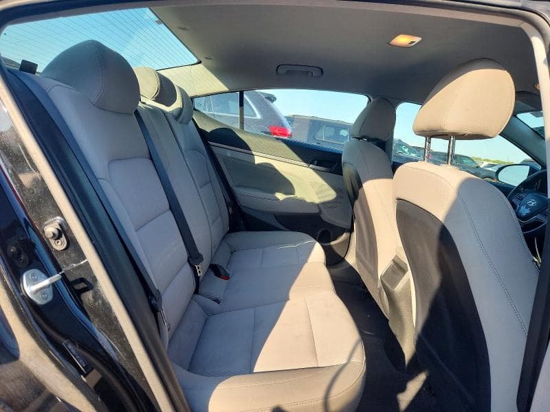2018 HYUNDAI ELANTRA SEL 10