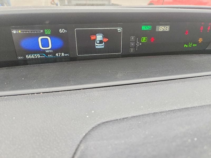 2021 TOYOTA PRIUS XLE 9