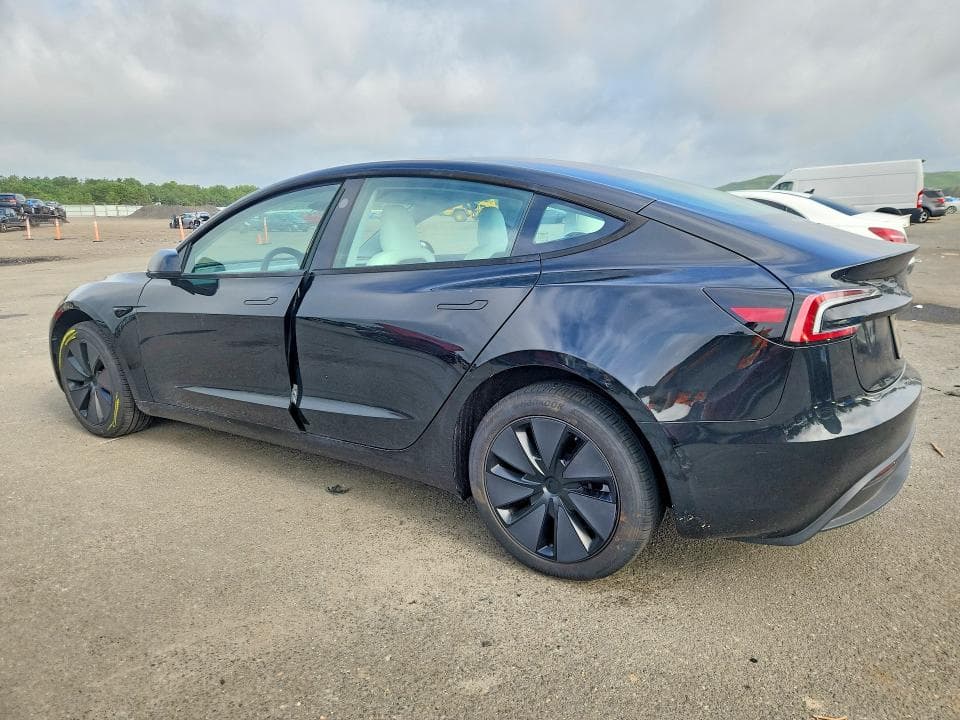 2025 TESLA MODEL 3 2