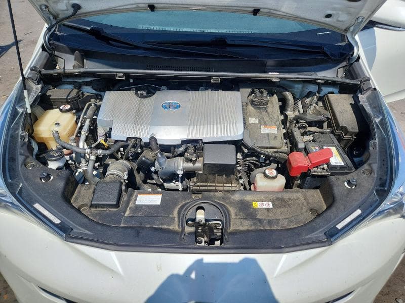 2018 TOYOTA PRIUS THREE 11