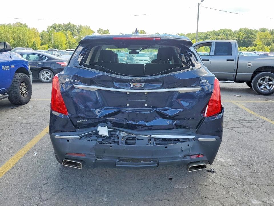 2017 CADILLAC XT5 LUXURY 6