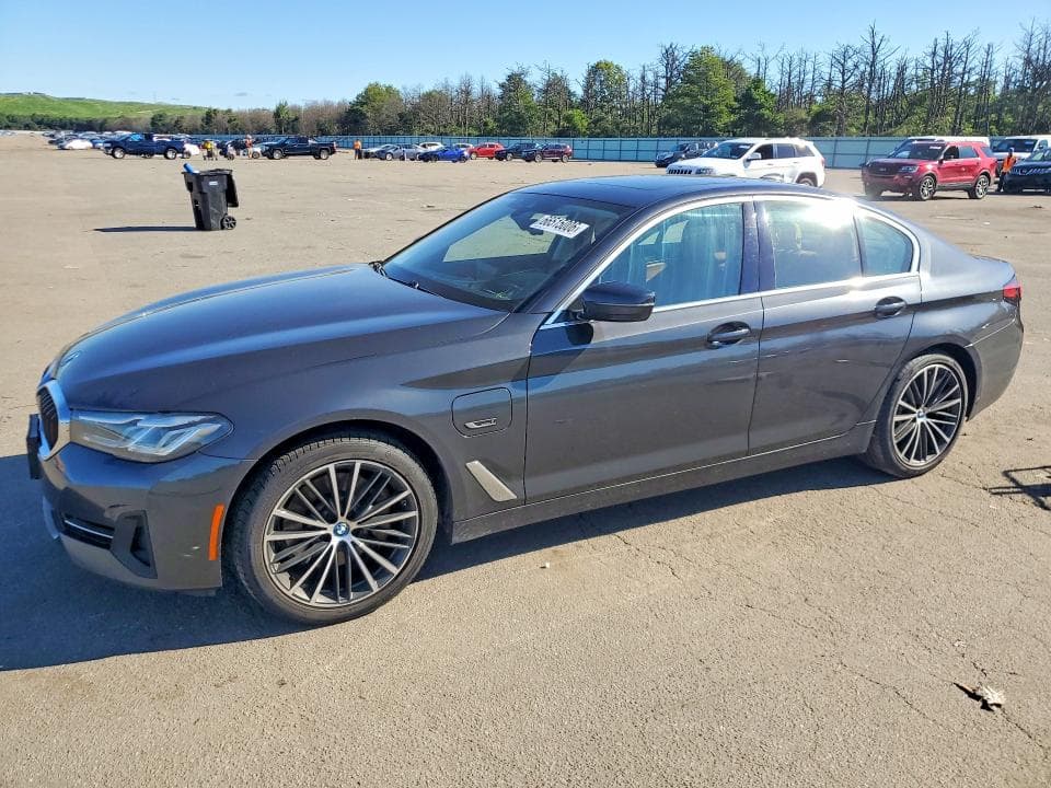 2022 BMW 530XE - 1
