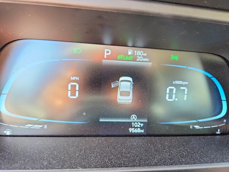 2025 HYUNDAI ELANTRA SE 9