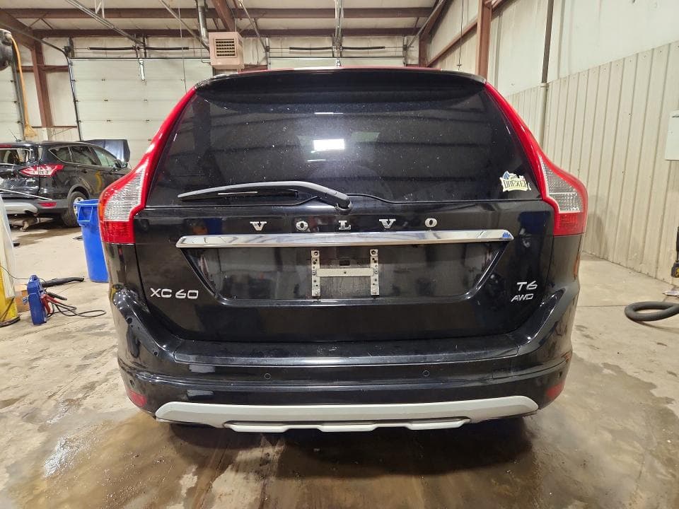 2017 VOLVO XC60 T6 DYNAMIC 6