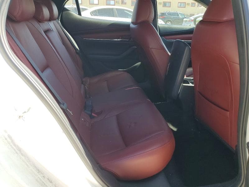 2019 MAZDA 3 PREMIUM 10