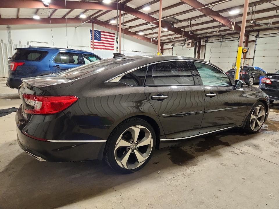 2018 HONDA ACCORD TOURING 3