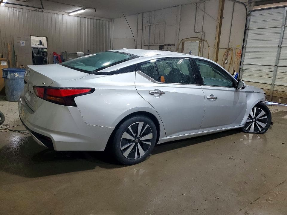 2020 NISSAN ALTIMA SV 3