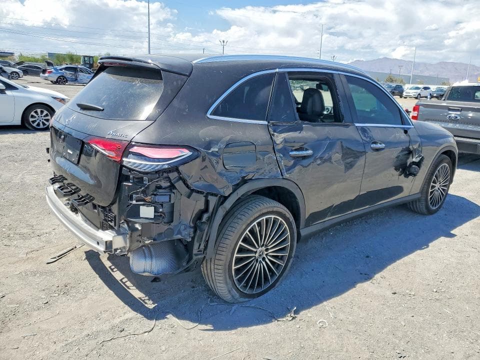 2026 MERCEDES-BENZ GLC 300 4MATIC 3
