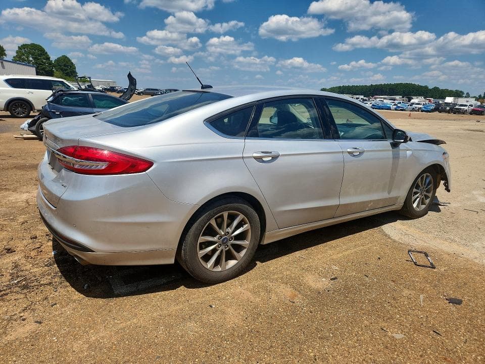 2017 FORD FUSION SE 3