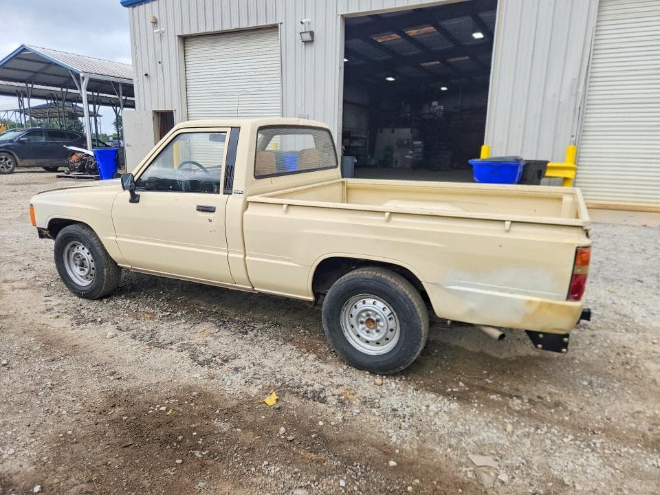 1984 TOYOTA PICKUP 1/2 TON RN50 2