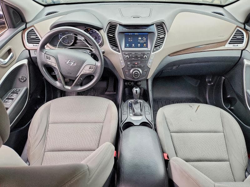 2017 HYUNDAI SANTA FE SE 8