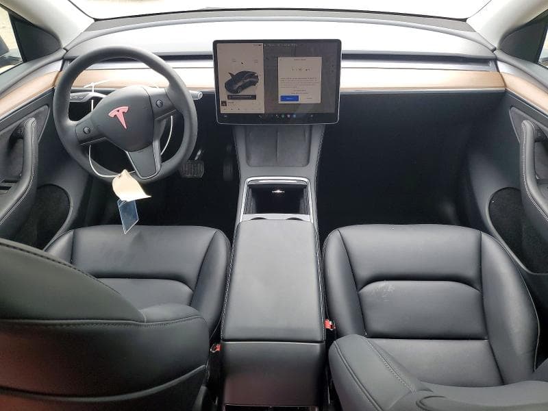 2023 TESLA MODEL Y 8