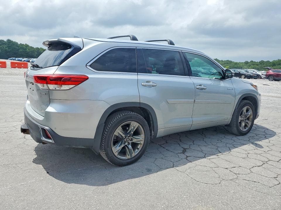 2017 TOYOTA HIGHLANDER HYBRID LIMITED PLATINUM 3