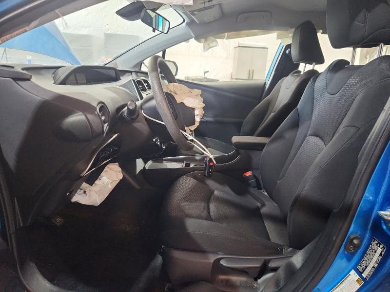 2019 TOYOTA PRIUS LE AWD-E 7