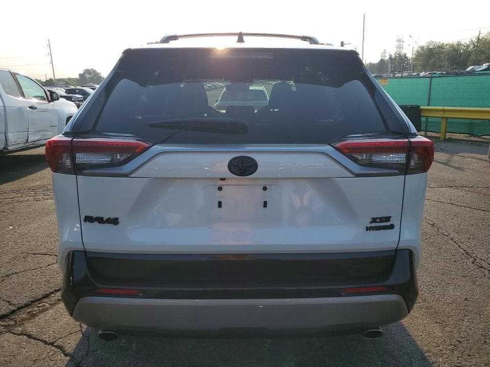 2022 TOYOTA RAV4 XSE 11