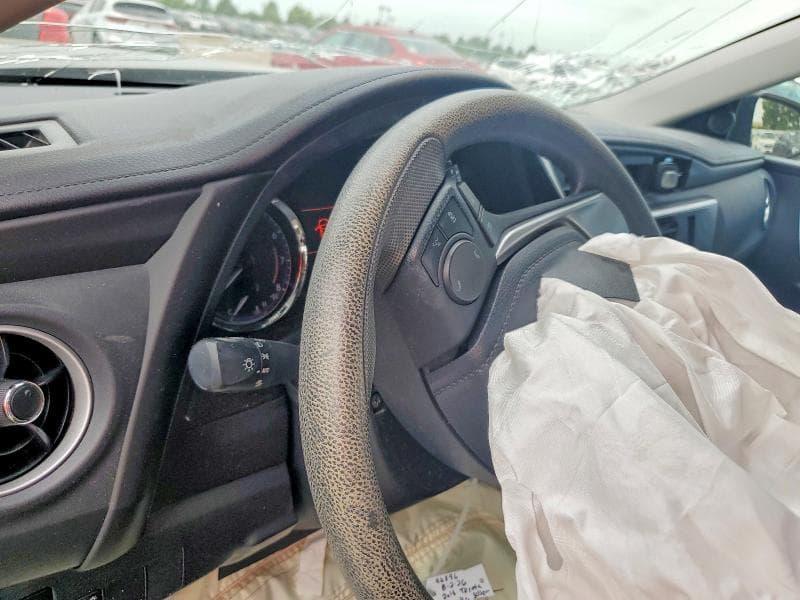 2018 TOYOTA COROLLA LE 9