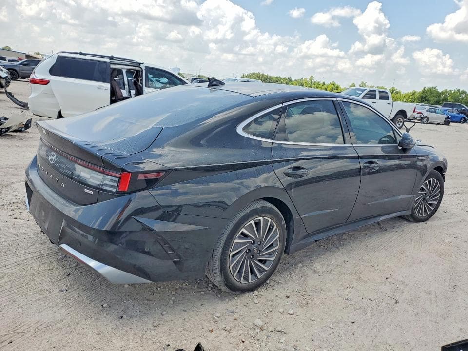 2025 HYUNDAI SONATA HYBRID LIMITED 3
