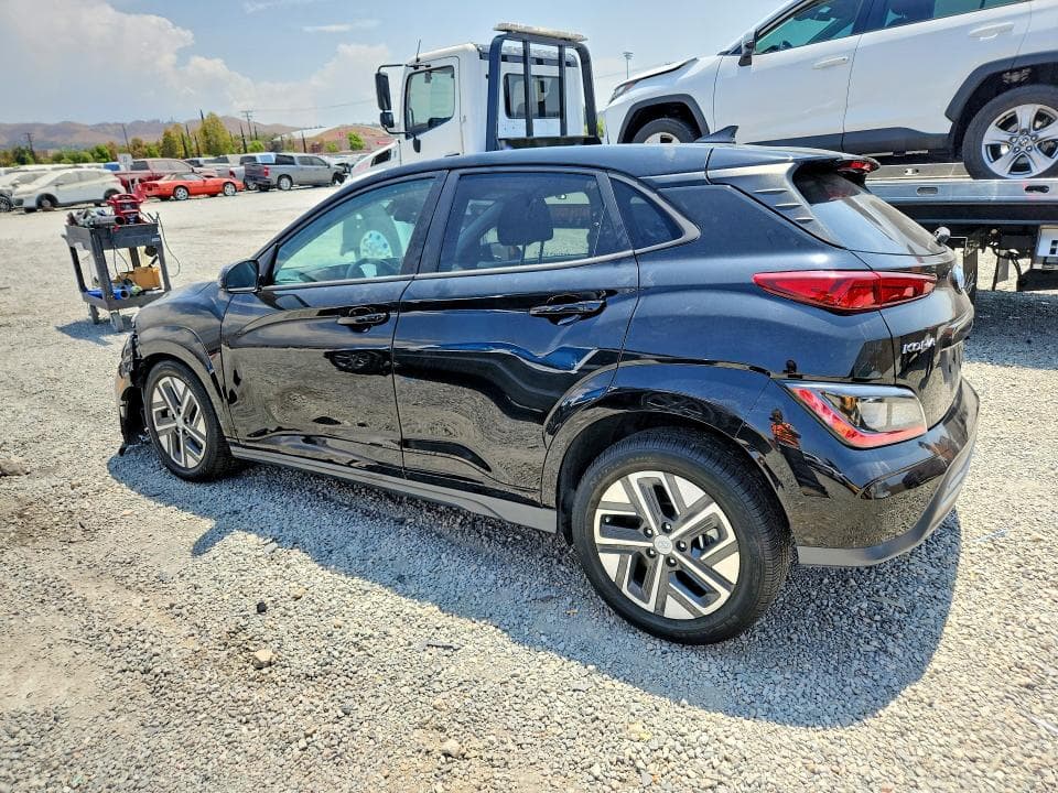 2023 HYUNDAI KONA SE 2