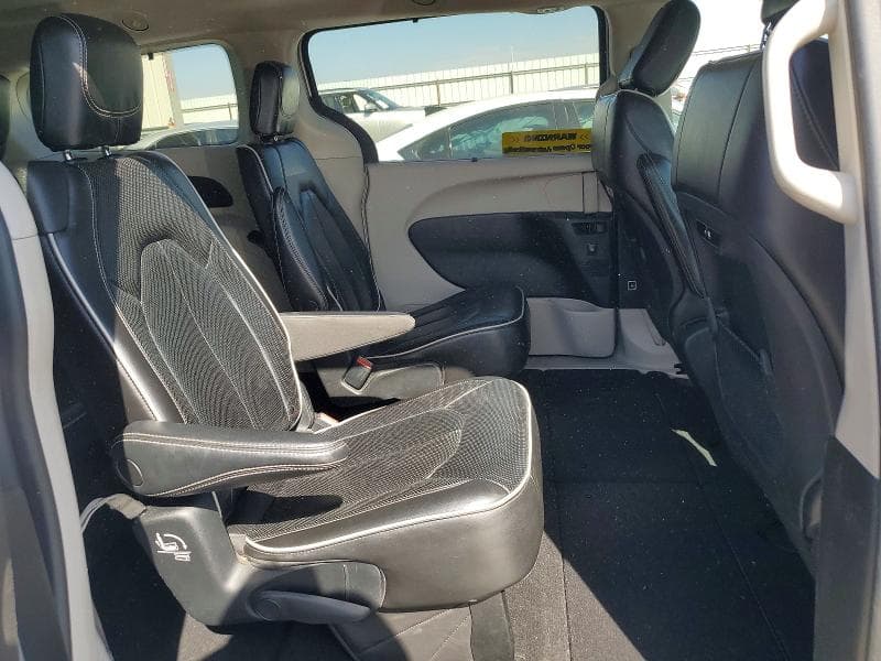 2022 CHRYSLER PACIFICA LIMITED 11