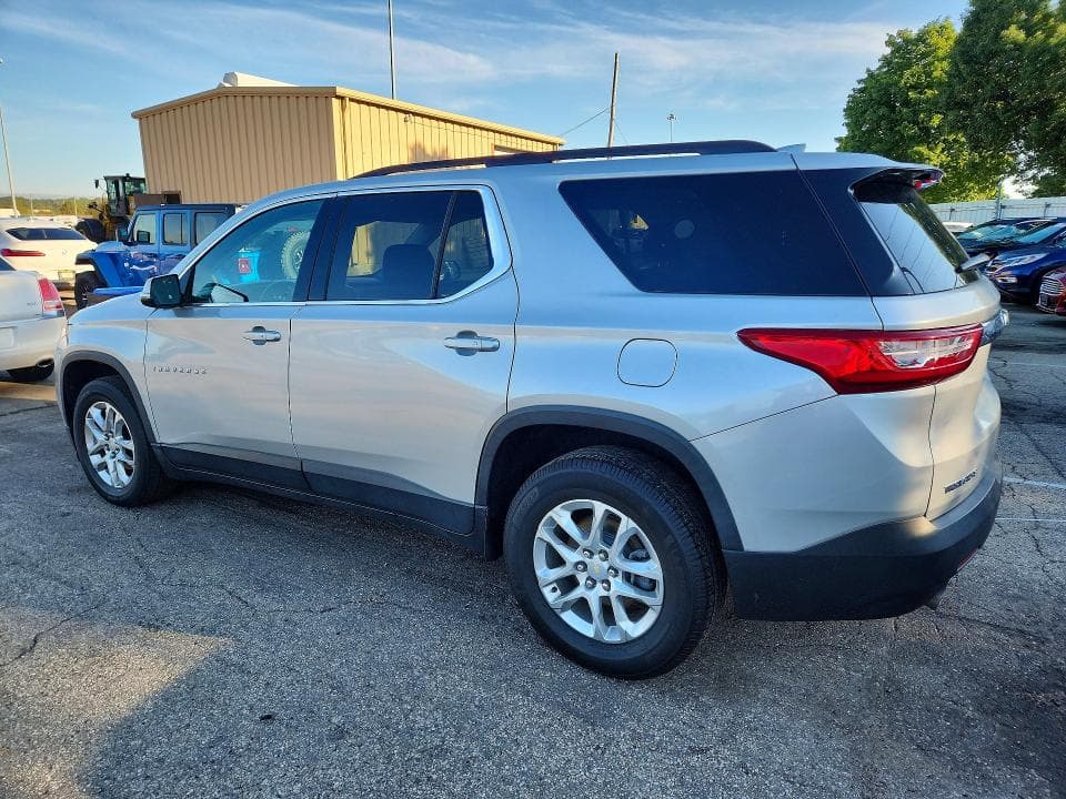 2019 CHEVROLET TRAVERSE LT 2