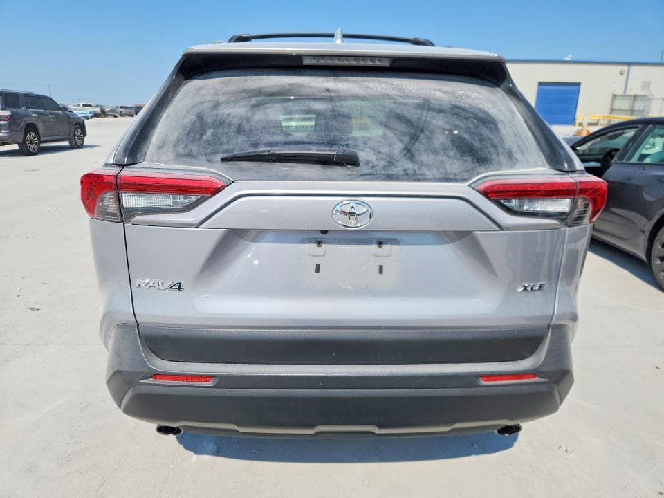 2019 TOYOTA RAV4 XLE 6