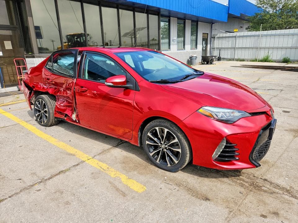 2017 TOYOTA COROLLA SE 4