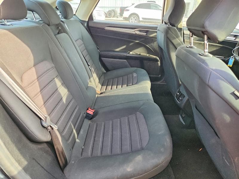 2020 FORD FUSION SE 10