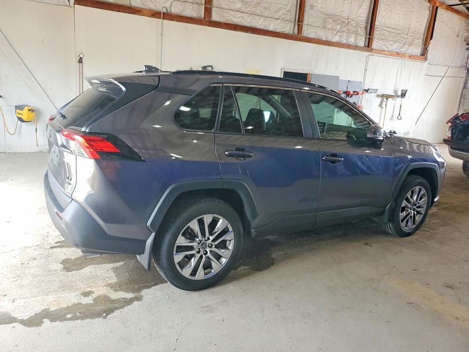 2021 TOYOTA RAV4 XLE PREMIUM 3