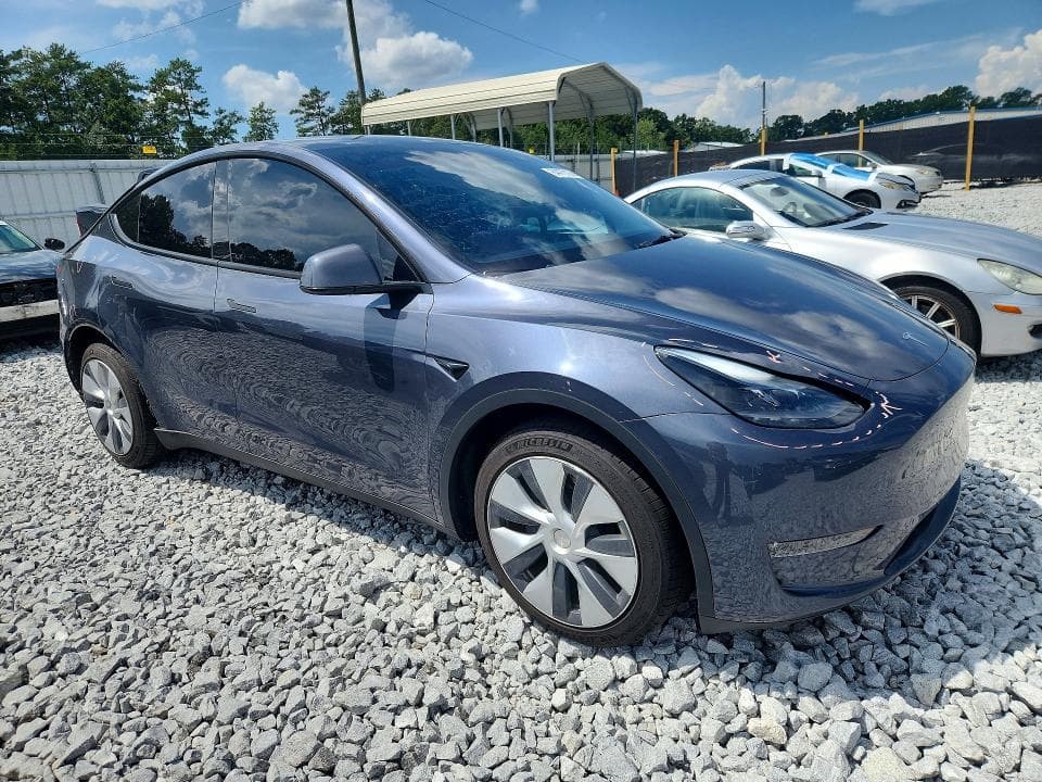 2023 TESLA MODEL Y 4