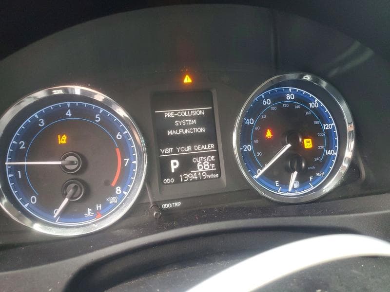 2017 TOYOTA COROLLA LE 9