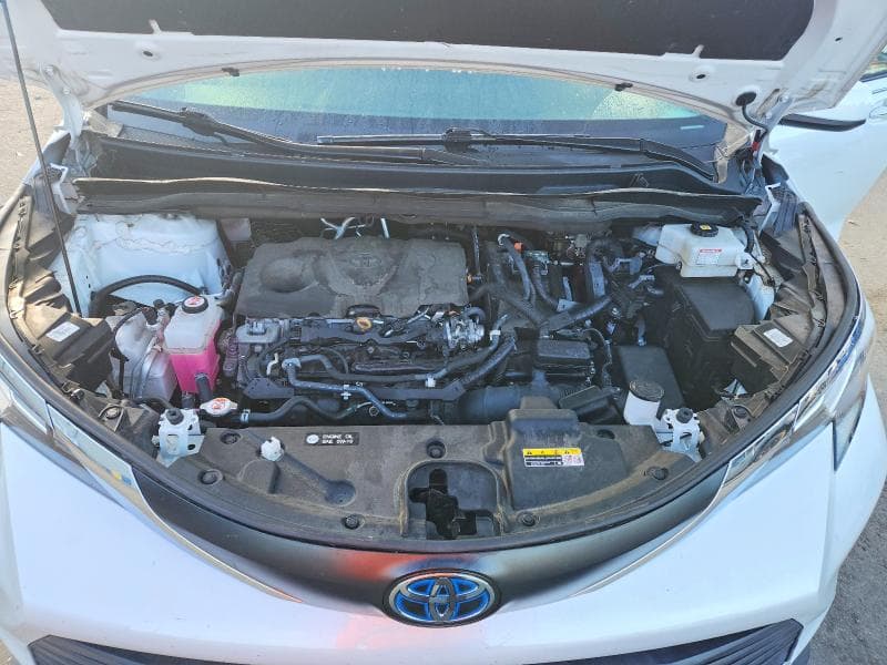 2022 TOYOTA SIENNA XLE 12