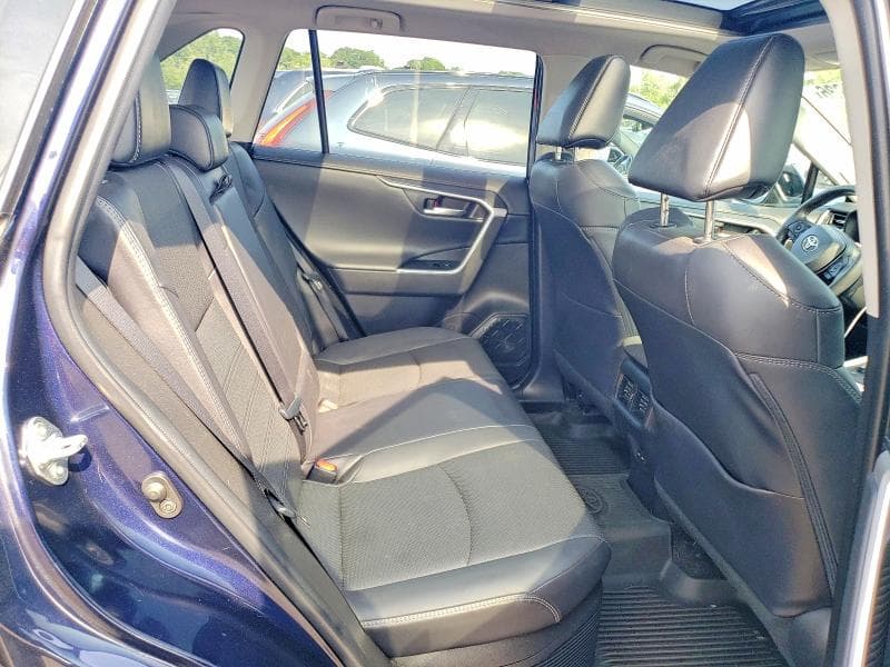 2022 TOYOTA RAV4 LIMITED 10