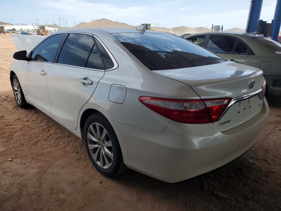2017 TOYOTA CAMRY XLE 2