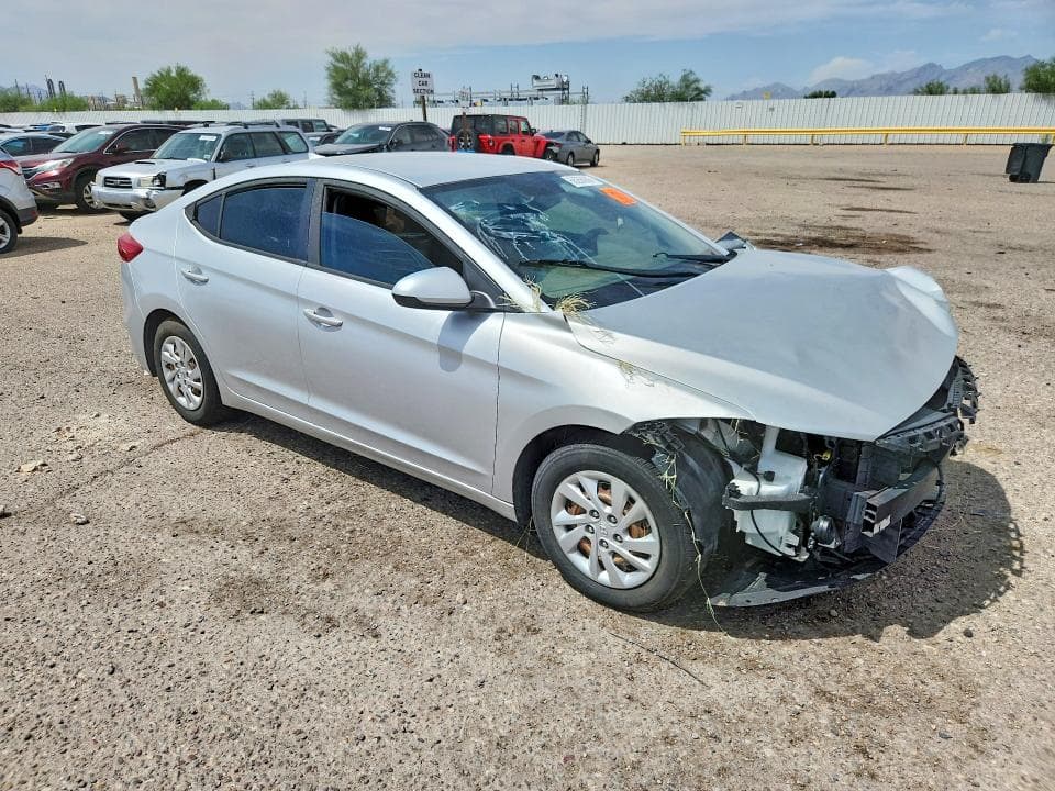 2017 HYUNDAI ELANTRA SE 4