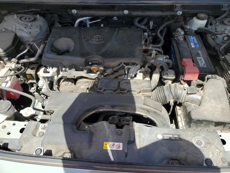 2021 TOYOTA RAV4 XLE 11