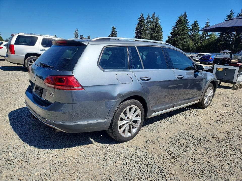 2017 VOLKSWAGEN GOLF ALLTRACK S 3