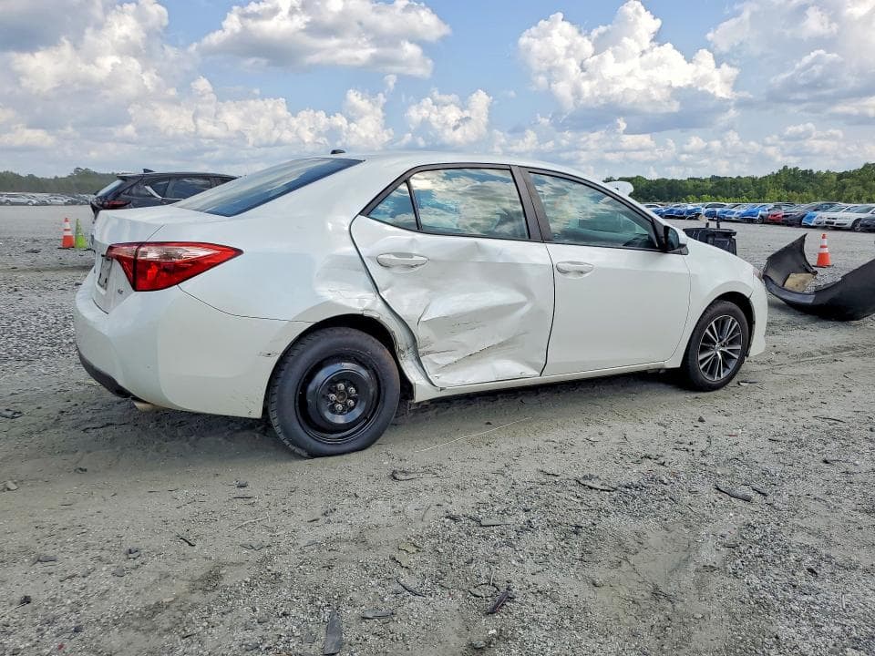 2017 TOYOTA COROLLA LE 3