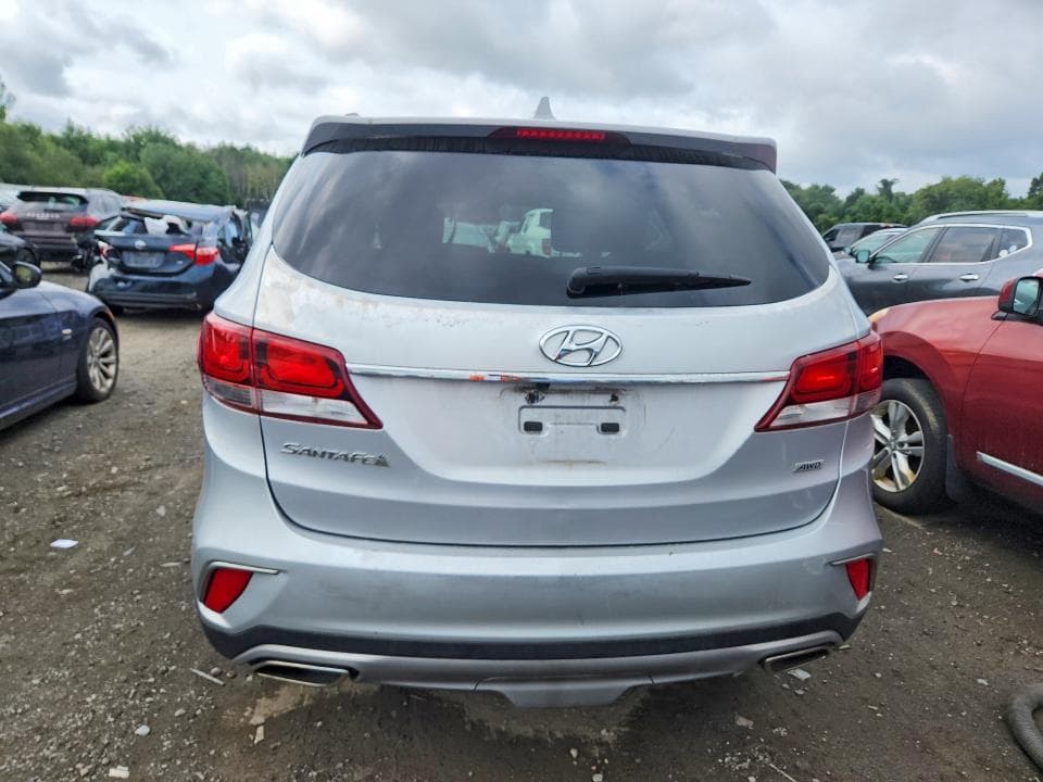 2017 HYUNDAI SANTA FE SE 6